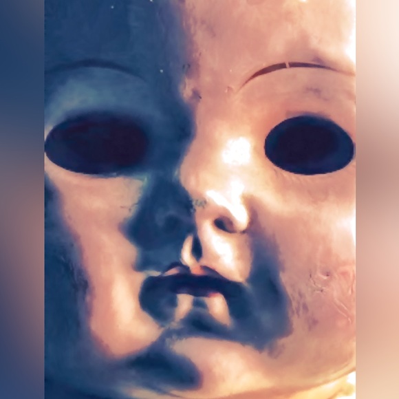 Creepy Cute Retro Doll Eye Earrings with Blinking Eyelashes Fun Weird Halloween - Picture 11 of 13